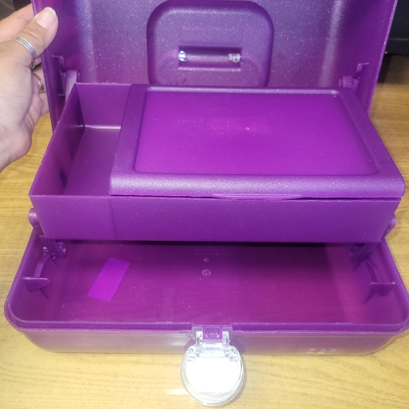 Caboodles - Picture 2 of 10